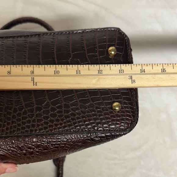 Elegant Brown Crocodile-Embossed Women's Handbag satchel-Crossbody - Picture 9 of 14